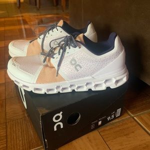 Women’s CloudStratus Size 9.5 White/Almond